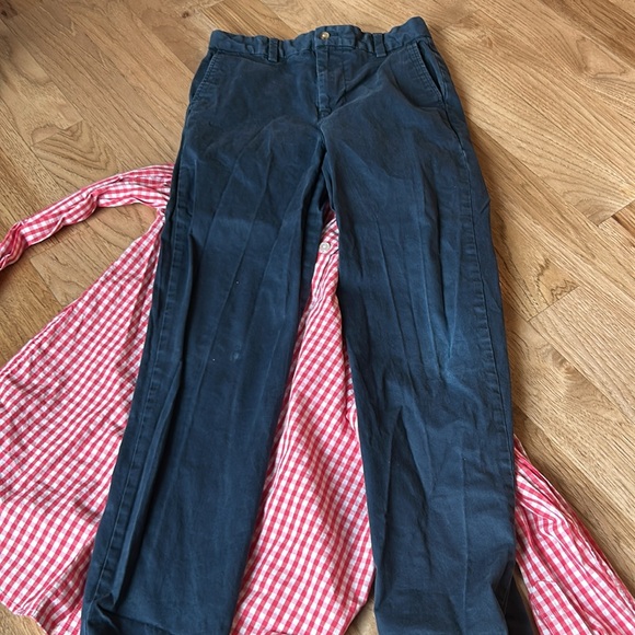 Vineyards Vines Bundle. Red and white shirt and navy pants - Picture 3 of 5